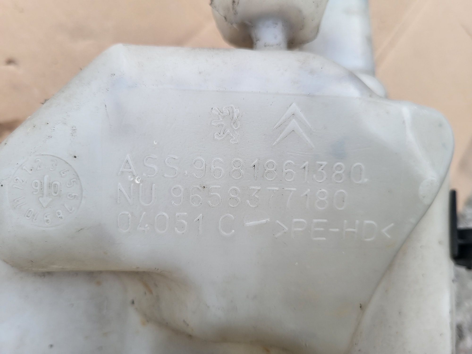 citroen c4 grand picasso I zbiorniczek sprskiwaczy xenon