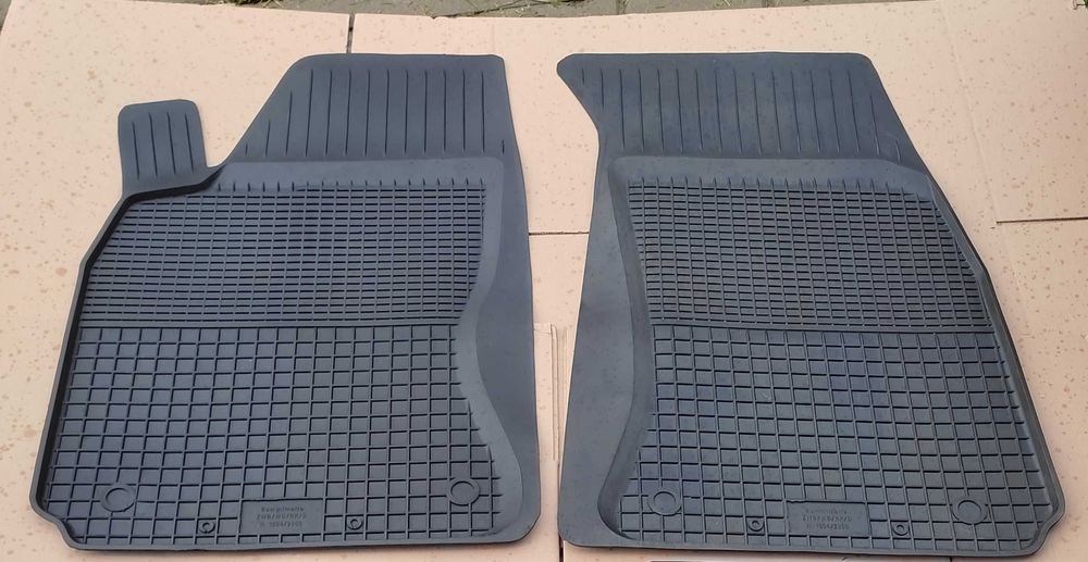 AUDI A4 B6 B7 od 01-2007r NOWE Dywaniki PRZÓD gumowe przednie korytko