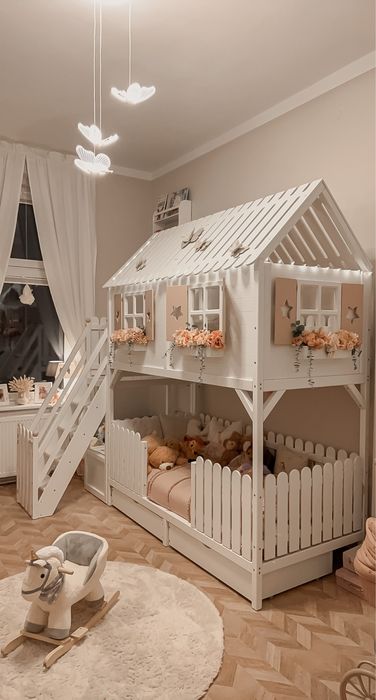 Bajkowe łóżko piętrowe domek