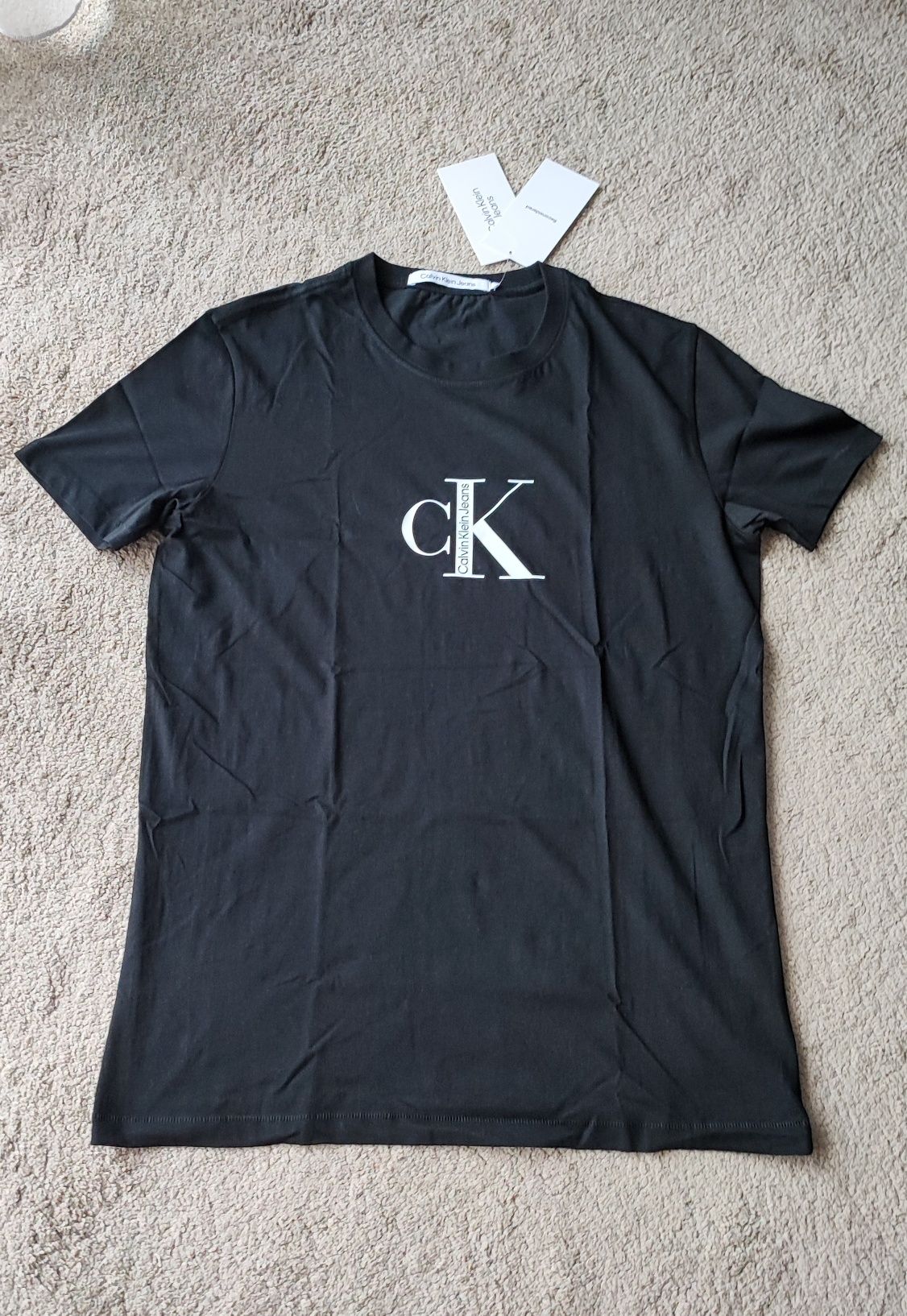 Calvin Klein t-shirt NEW