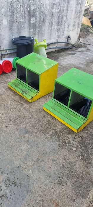 Vendo Ninhos Duplos de Postura