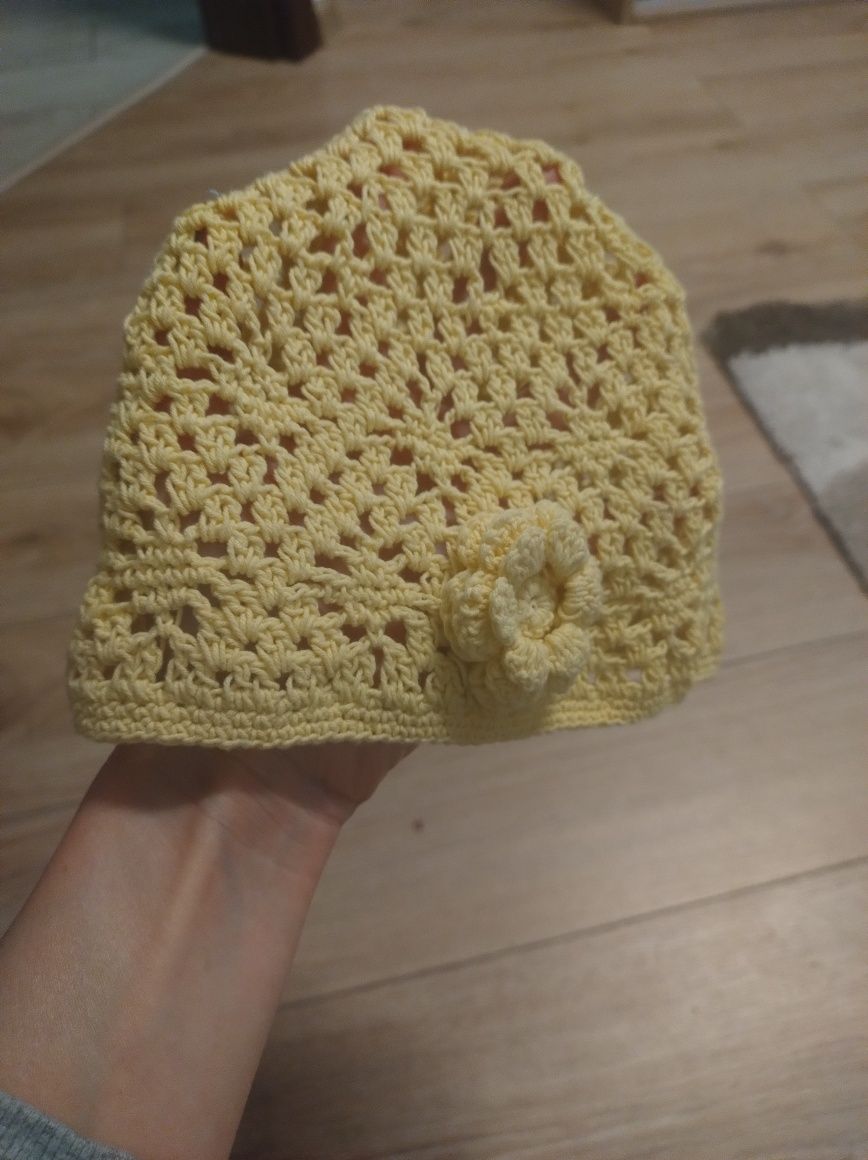 Czapeczka ażurowa