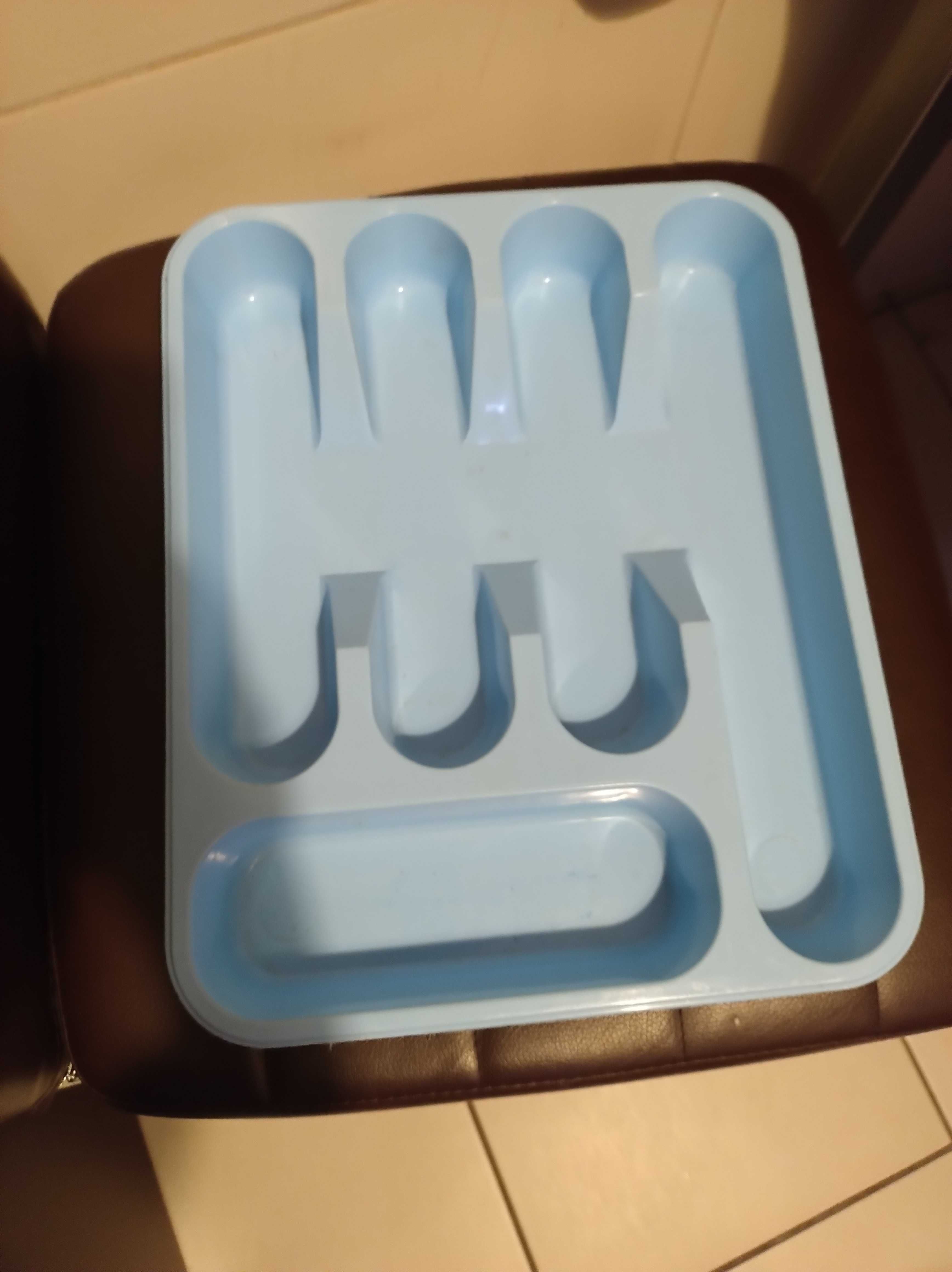 Pojemnik na sztućce plastikowy