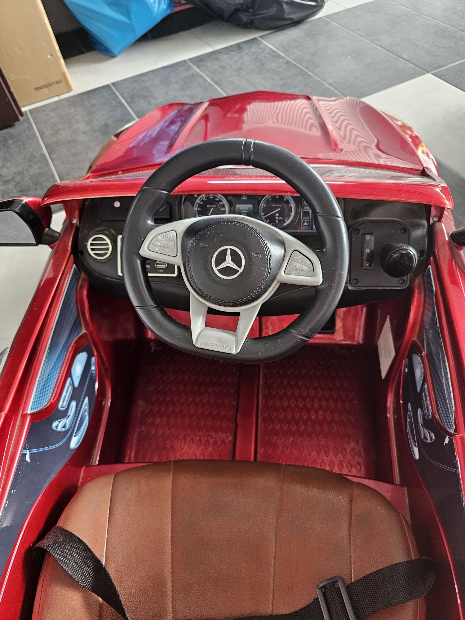 Samochód dla dziecka mercedes