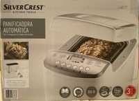 Maquina de fazer pão marca Silvercrest nova em caixa.