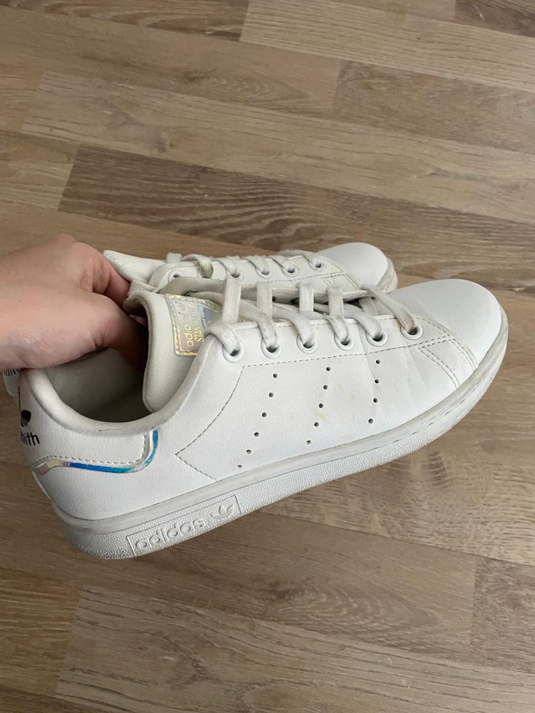Stan Smith brancos como novos
