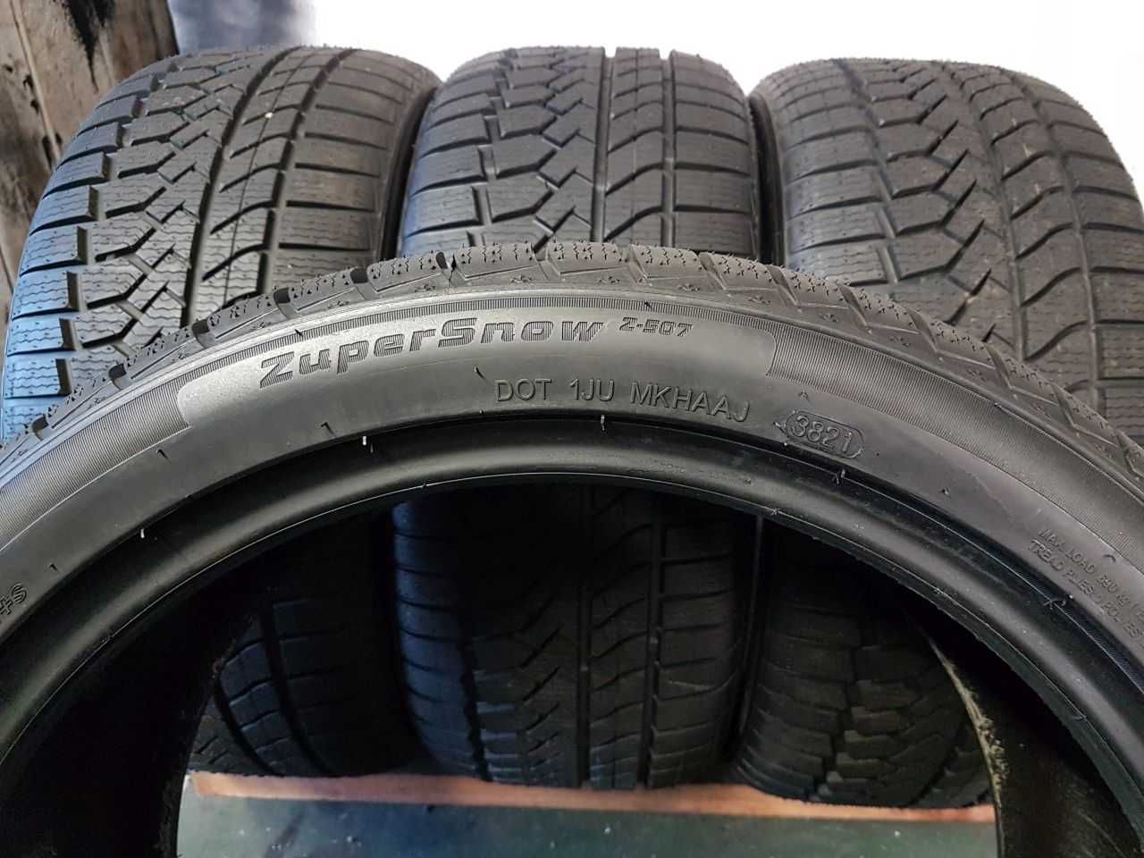 Cztery Opony Demo zimowe 235/40R18 7,7mm Goodride ZuperSnow Z-507