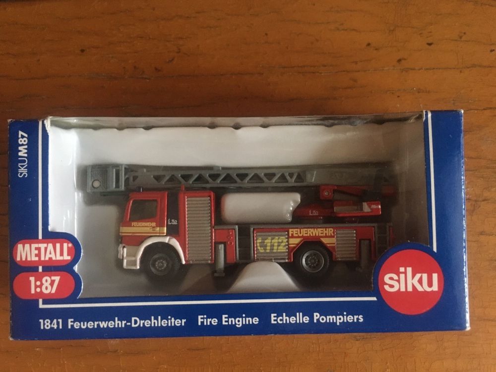 Siku пожарная машина