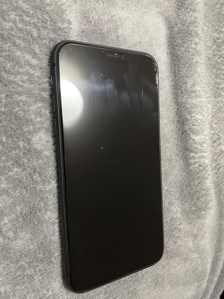 Czarny Iphone 11 128gb