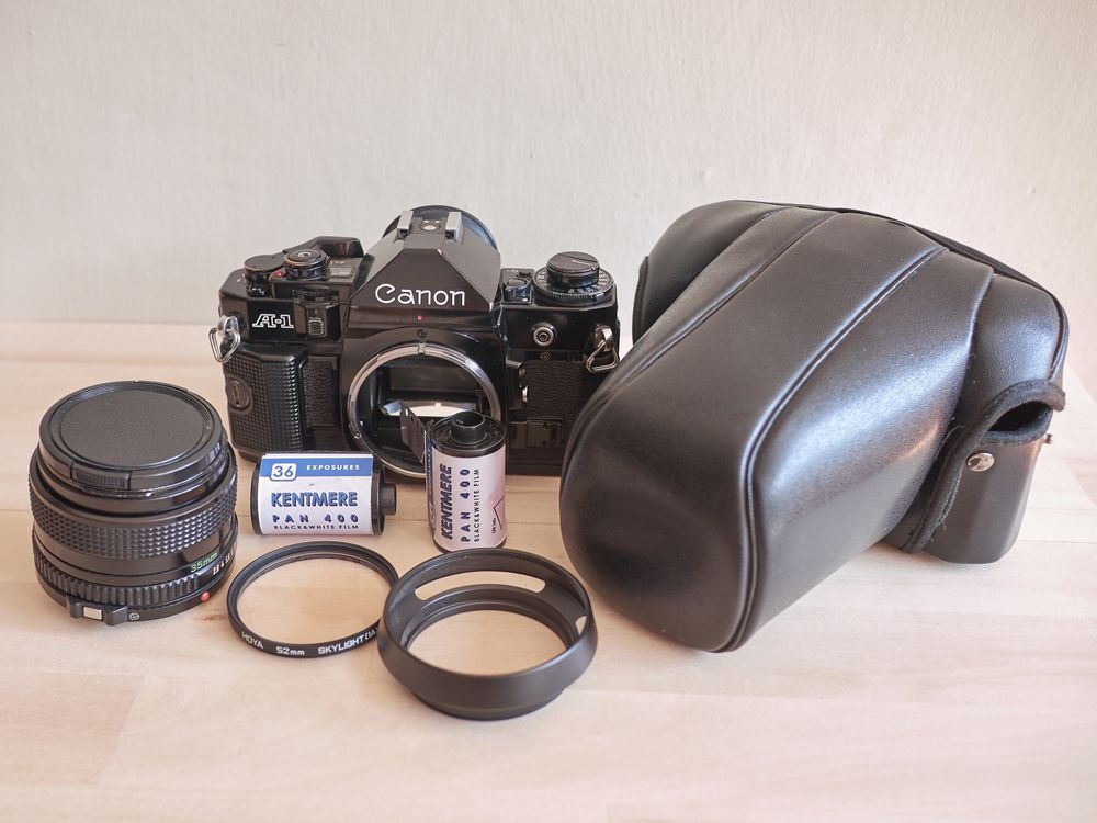 Canon A-1  (Canon FD 35mm 1:2.8)