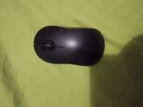 Rato sem fios preto a pilhas