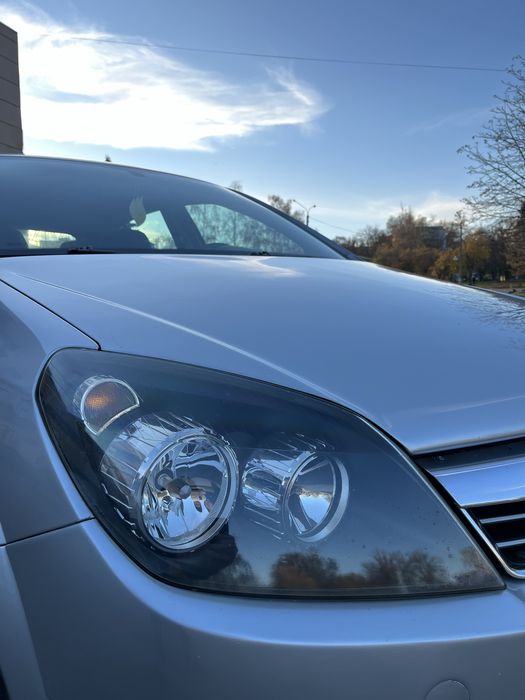 Продам Opel Astra H