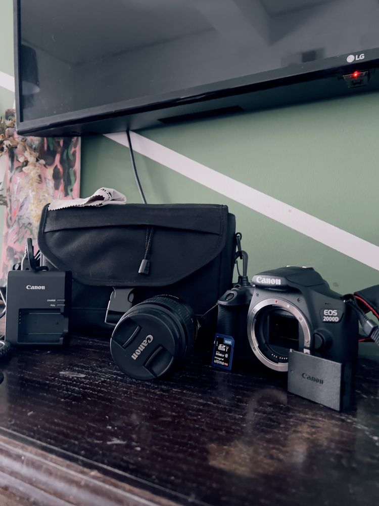 Canon EOS 2000D – Como Nova! Kit Completo