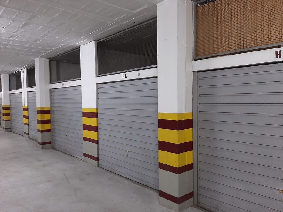 Garagem Fechada (Box ) 20 m2 - Na Quintã - Guimarães Centro