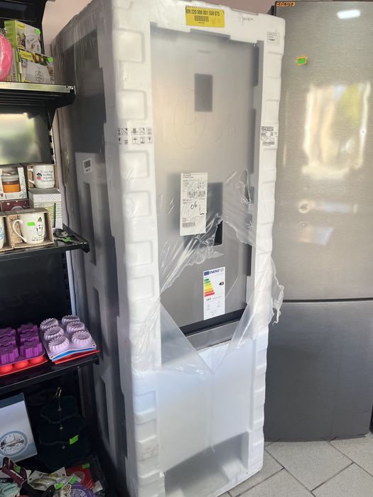 Новий холодильник Samsung