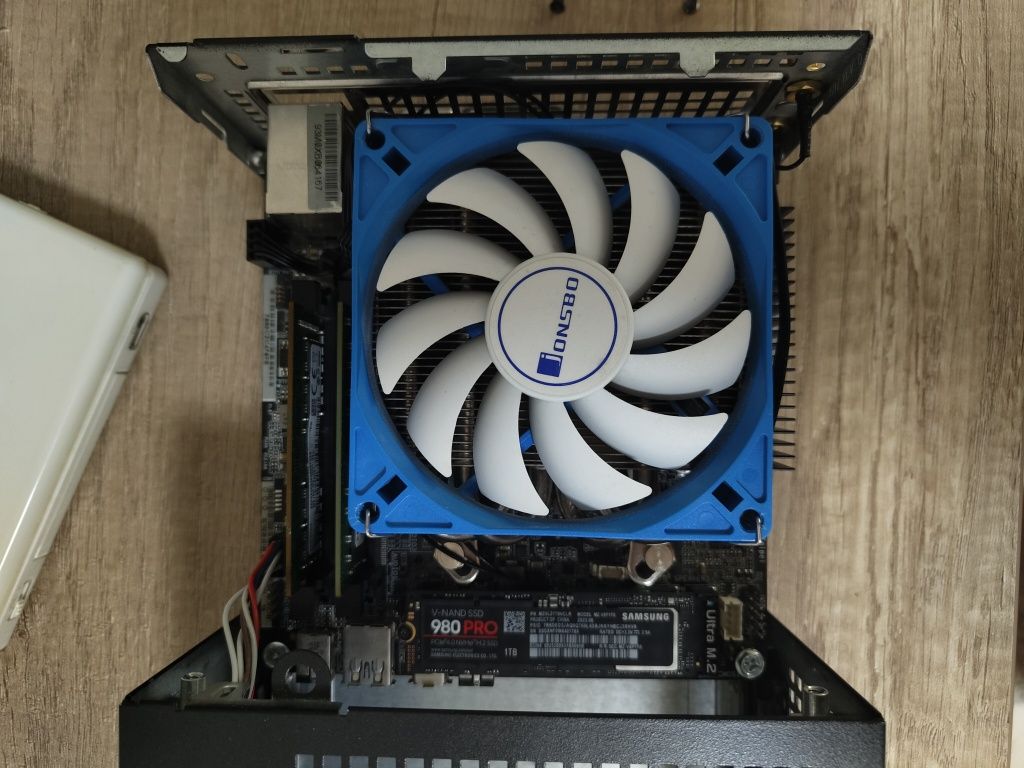 Asrock Deskmini A300M-STX (Ryzen 5 3350g, ram8, nvme 256, wifi/bt)