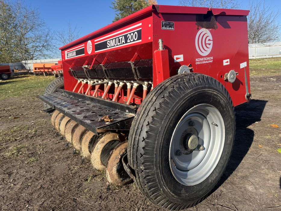 Сівалка зернова навісна 2м дискова  з міндобривом SIMULTA JUNKKARI 200