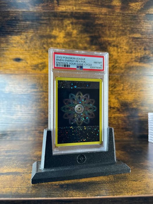 2002 Rainbow Energy Reverse Foil - Pokemon League  Karta Pokemon PSA 8