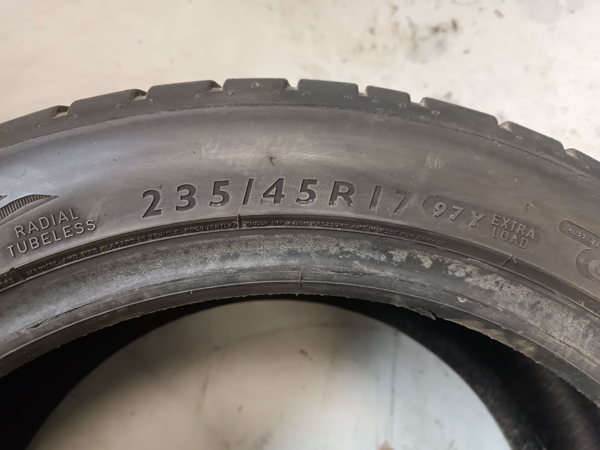 235/45R17 Dunlop Sport Maxx RT  97 Y