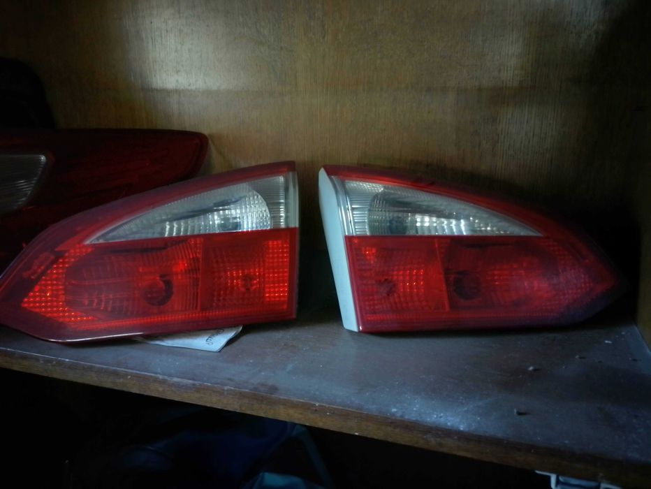 Ford Focus MK3 lampa tył klapy bagażnika kombi
