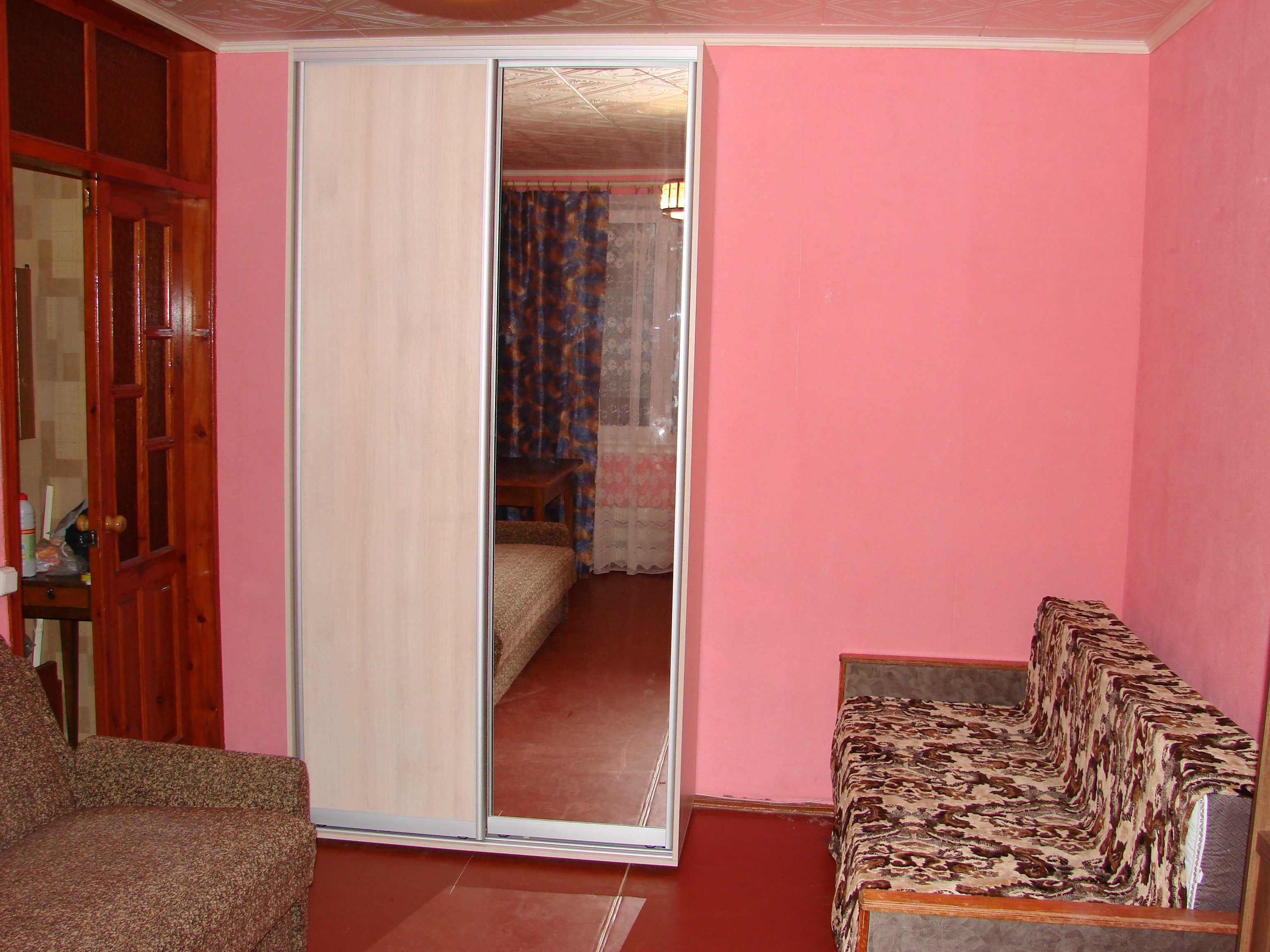 Сдам длительно Своя  1 ком. кв. 522 Г. Труда, Караван