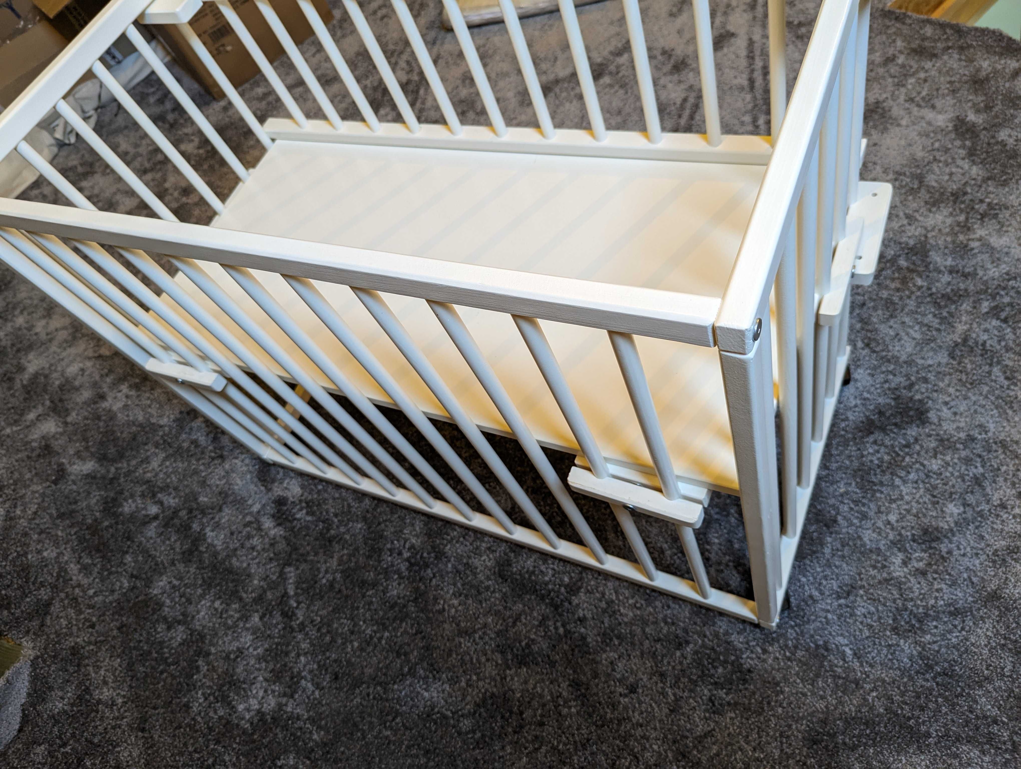 Drewniane łóżeczko dla dziecka/niemowlaka