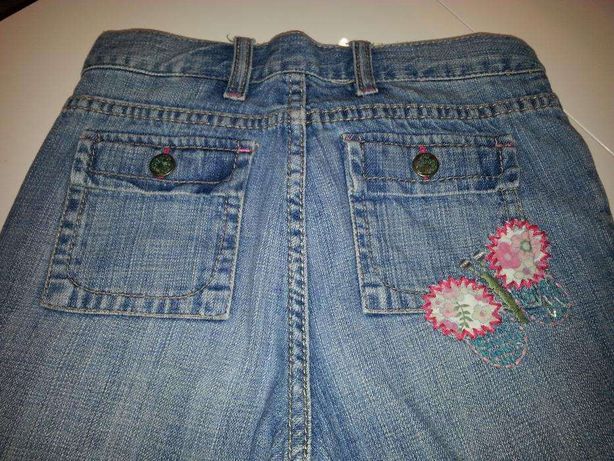 GAP Kids cudne spodnie jeansy na 10-11 lat, z pięknymi aplikacjami