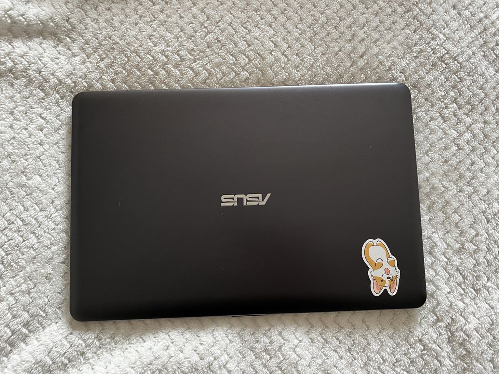 ASUS VivoBook F543U