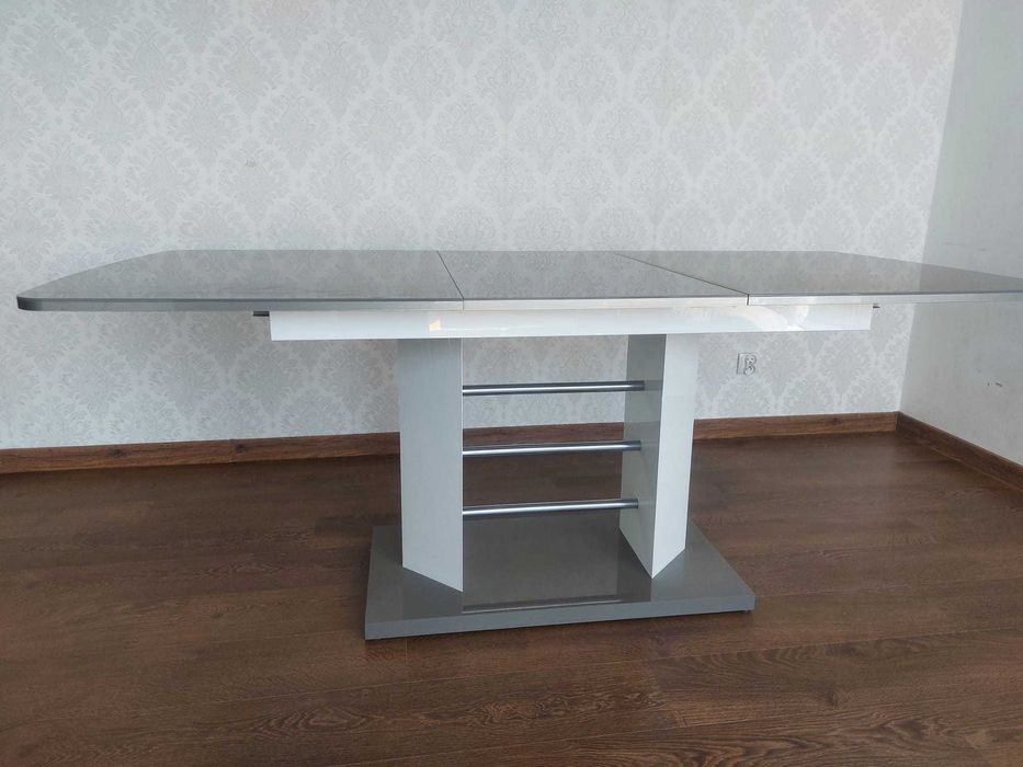 Stół Linosa - rozkładany, nowoczesny