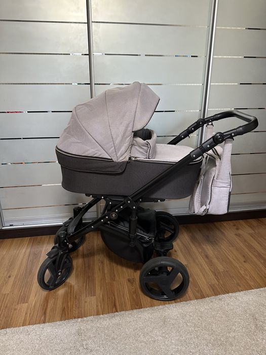 Коляска для дитини