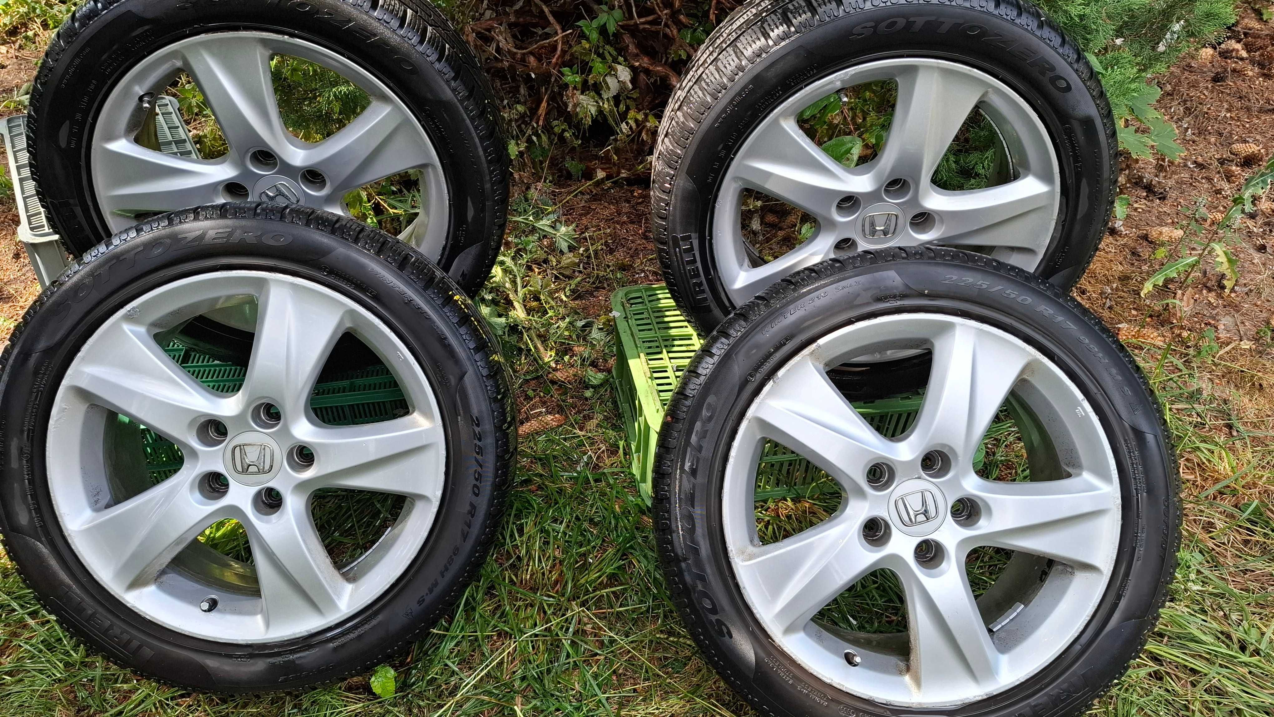 Komplet kół zimowych Pirelli od Honda Accord felga 17'