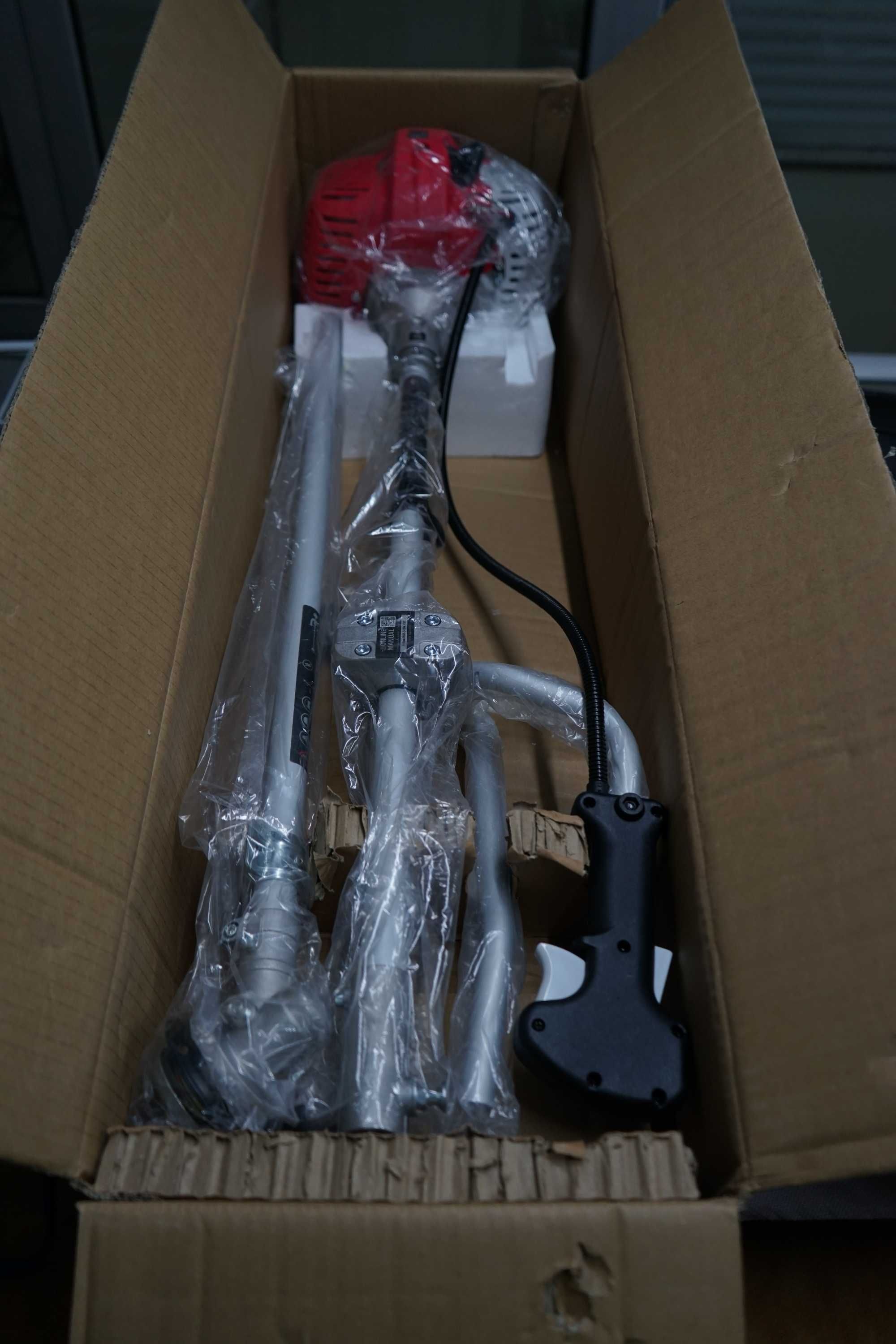 Roçadora 65cc / 4.9cv ( 3 Discos Diferentes Incluídos + Acessórios )