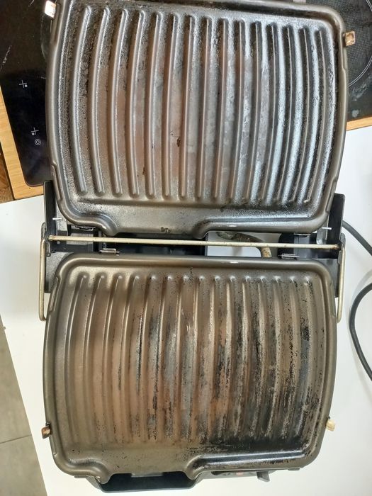 Продам полностью рабочую гриль Tefal