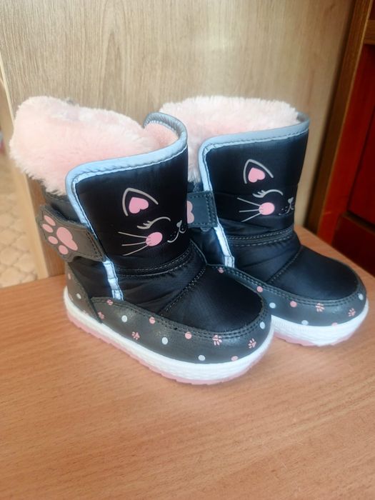 Продам дитячі сапожки