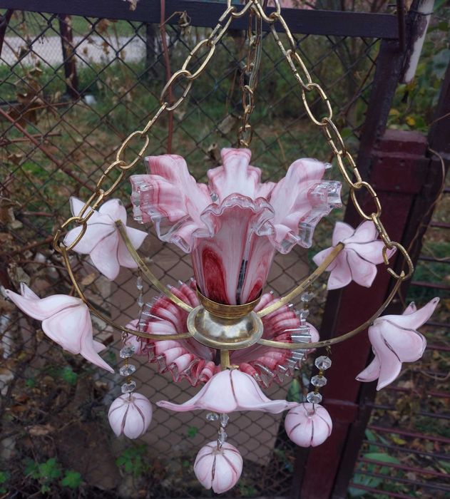 Продам стильну люстру