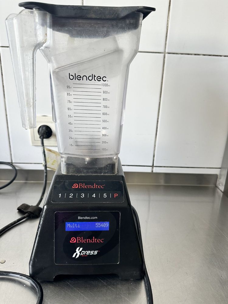 Професійний блендер Blendtec xpress