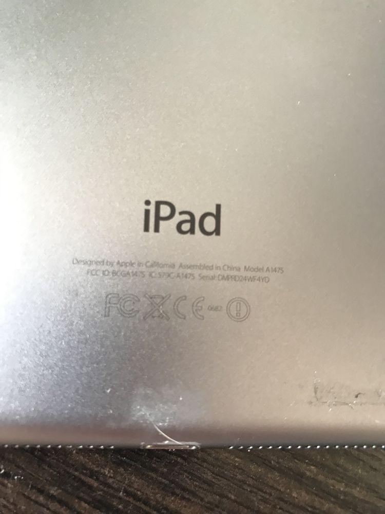 iPad планшет на запчастини