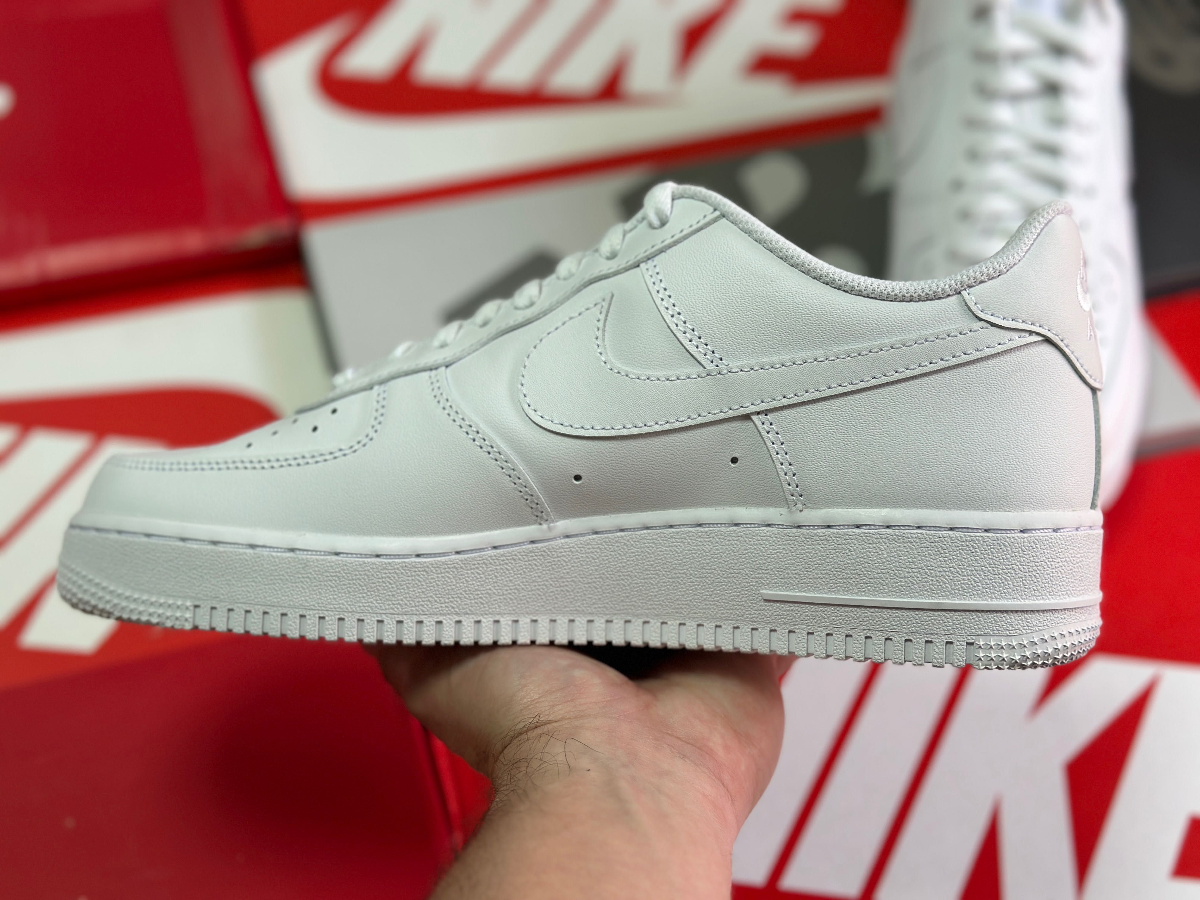 Кросівки Nike Air Force 1 '07 кроссовки CW2288-111