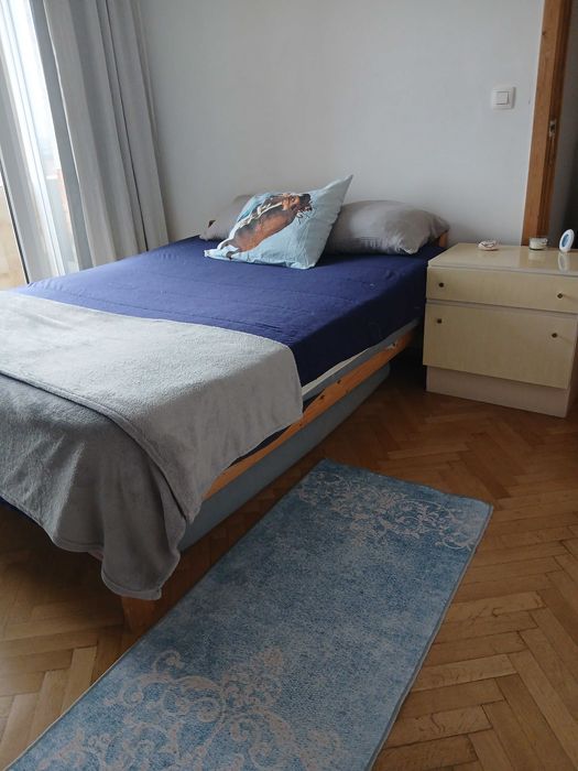 Quarto a trabalhadores.