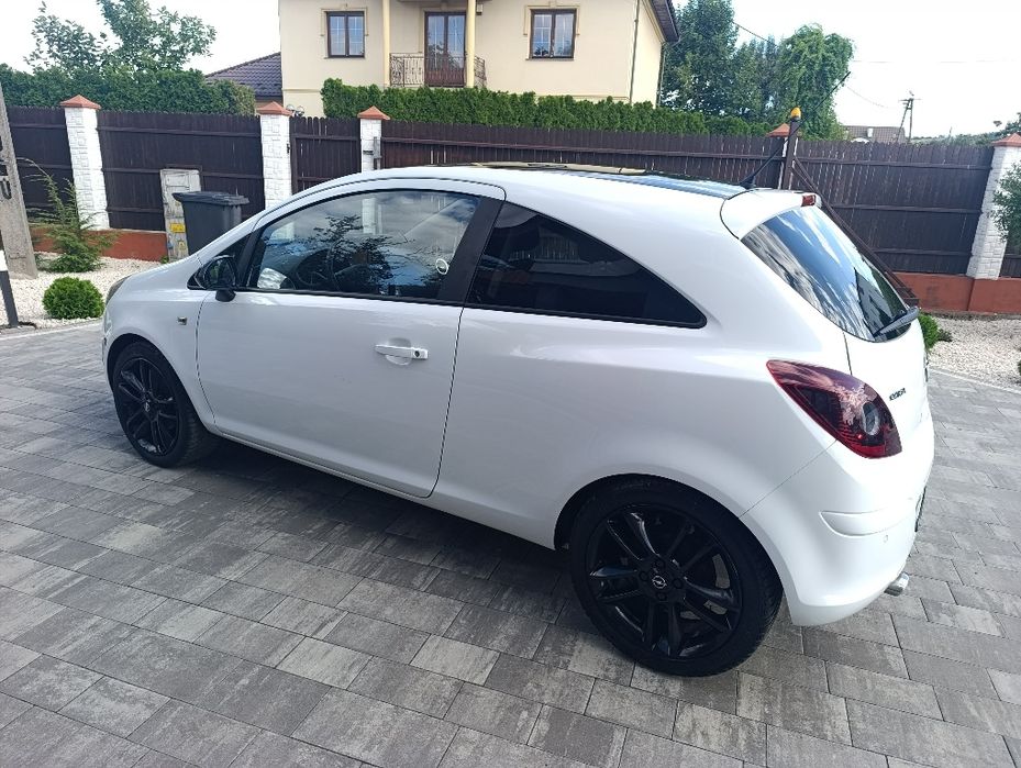 Opel Corsa D lift Edition 1.4 b 101KM org lak i prze.Aso Niemcy