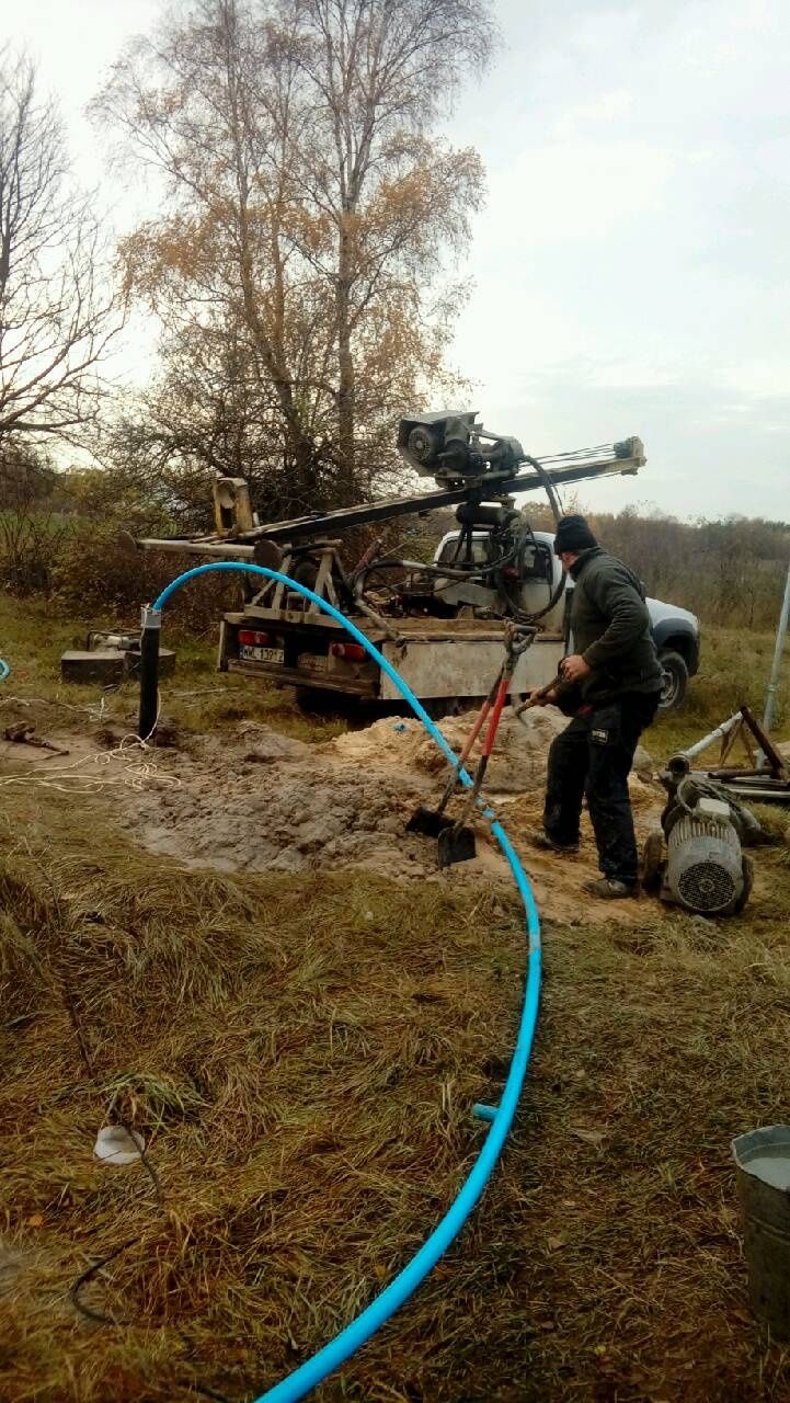 Studniarstwo. Studnie wiercone, głębinowe, podłączenia pompy