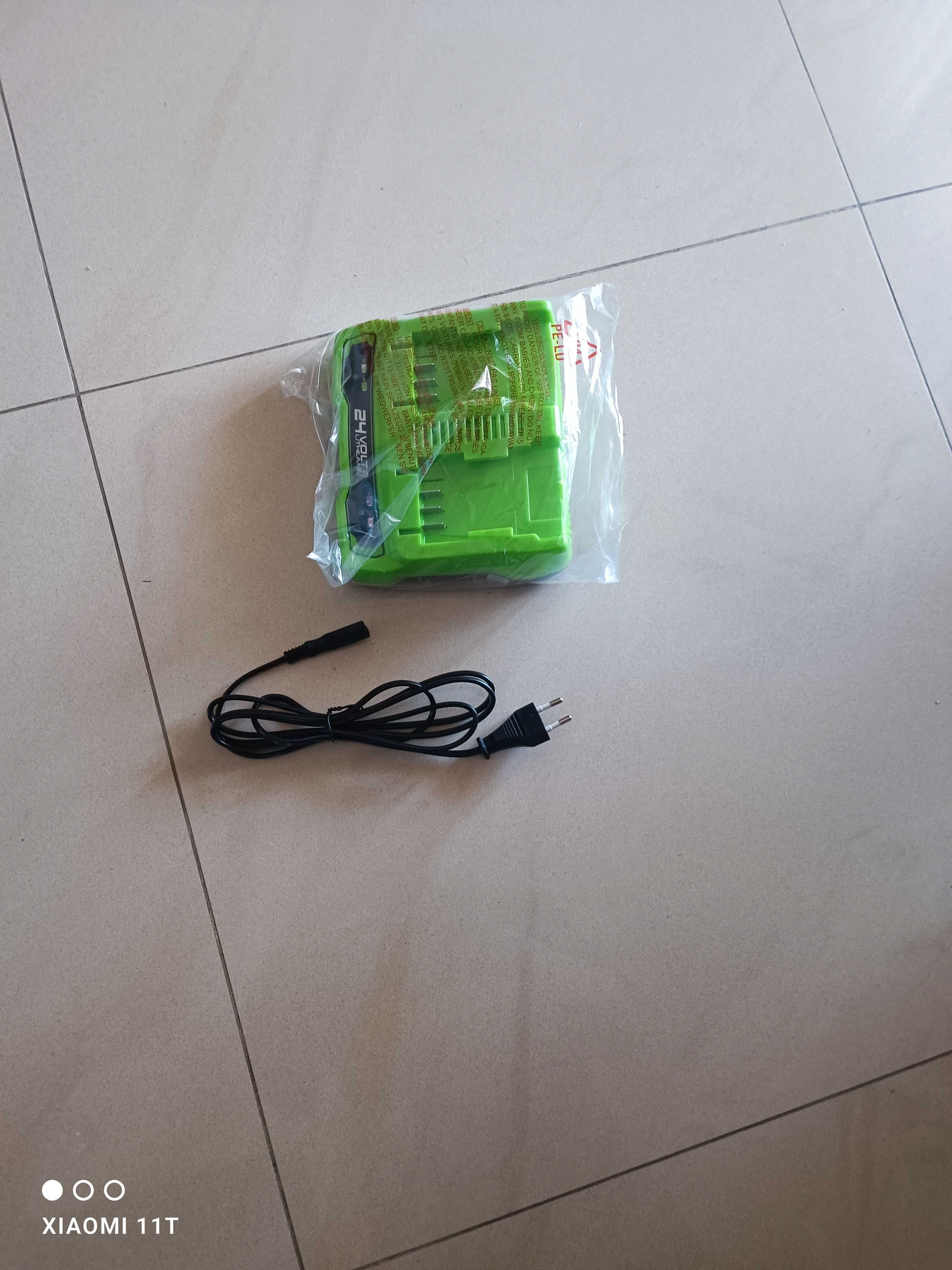 Ładowarka podwójna 24V 2A Greenworks G24X2UC2