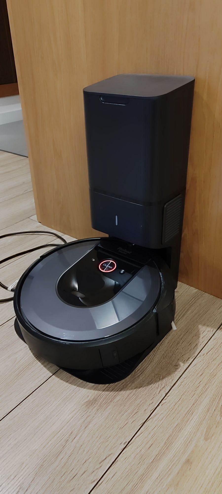 Robot samosprzątający iRobot Roomba i7+ stacja samopróżniająca