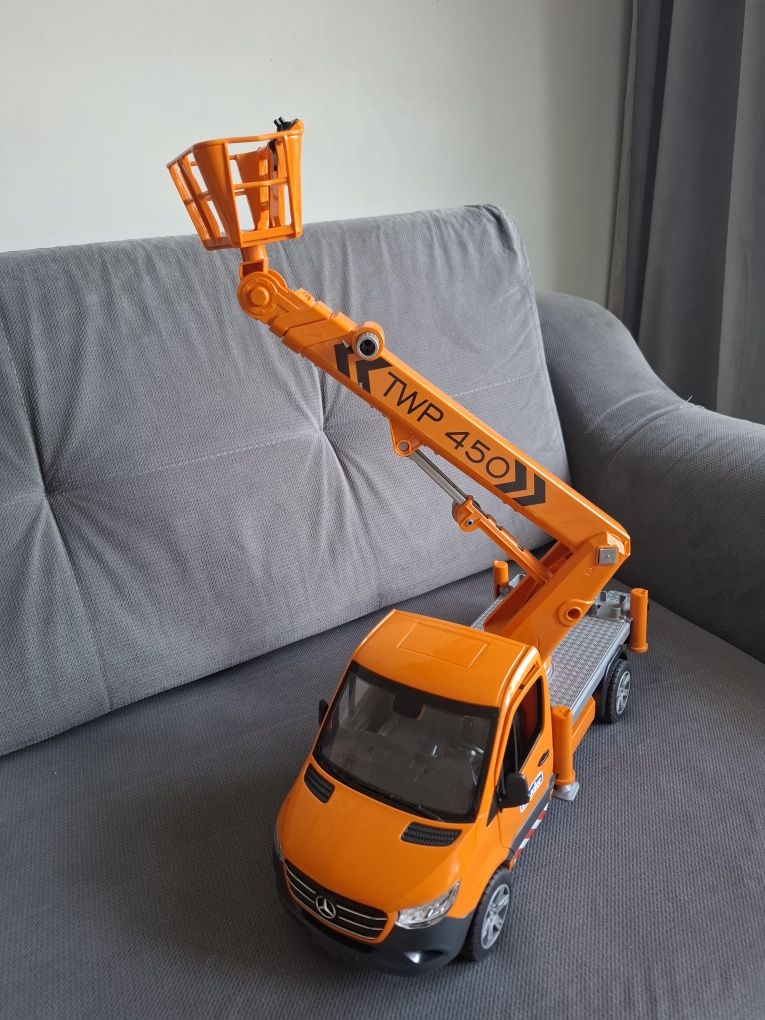 Auto zwyżka Mercedes