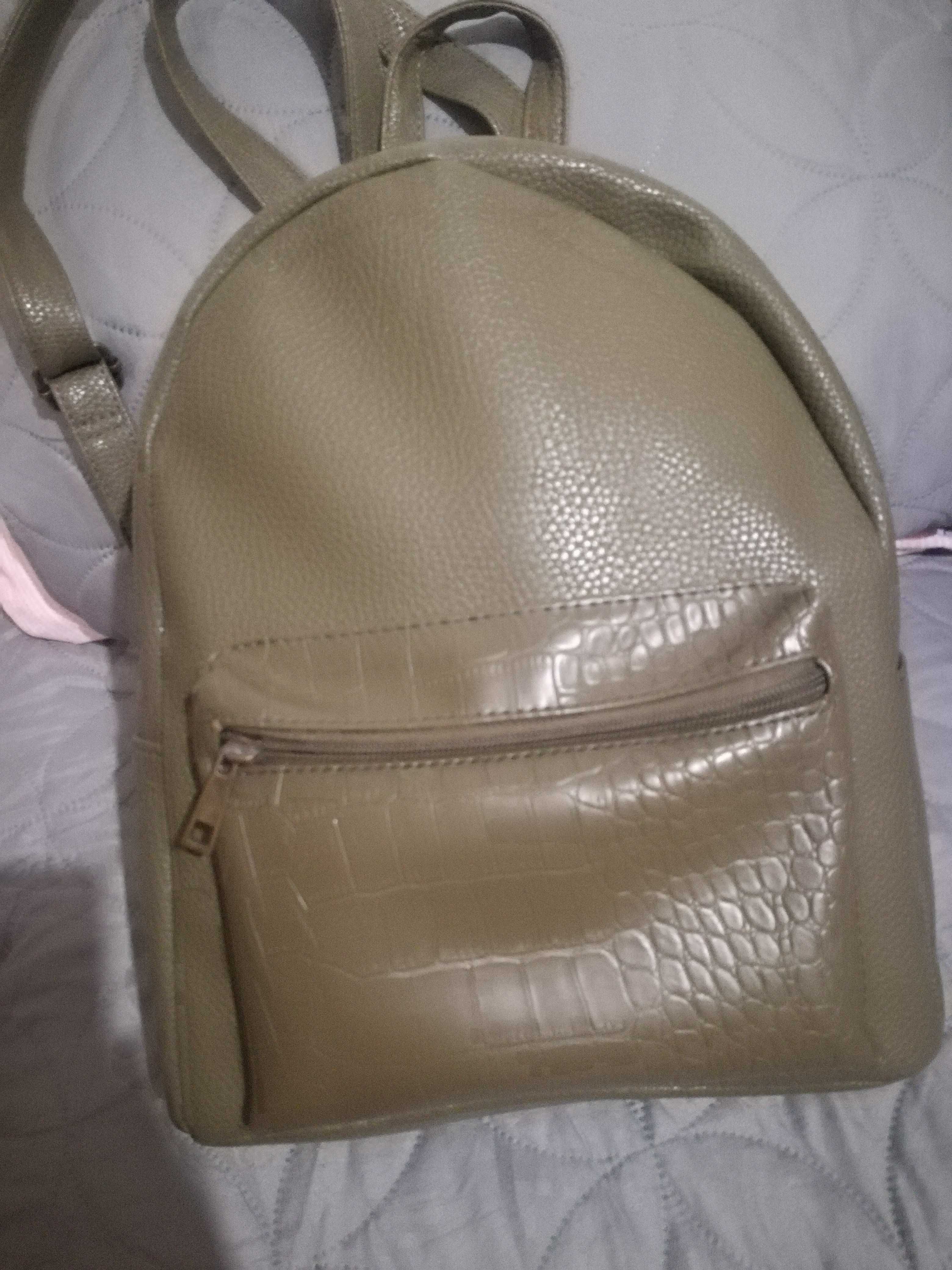 Mochila verde primark