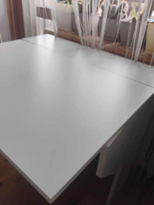 Witam mam do sprzedania składane białe biurko.