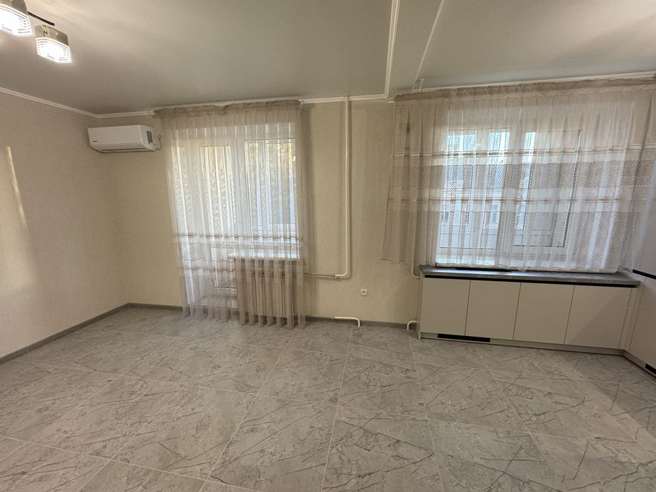 Продаж двокімнатної квартири на Соборній з новим ремонтом