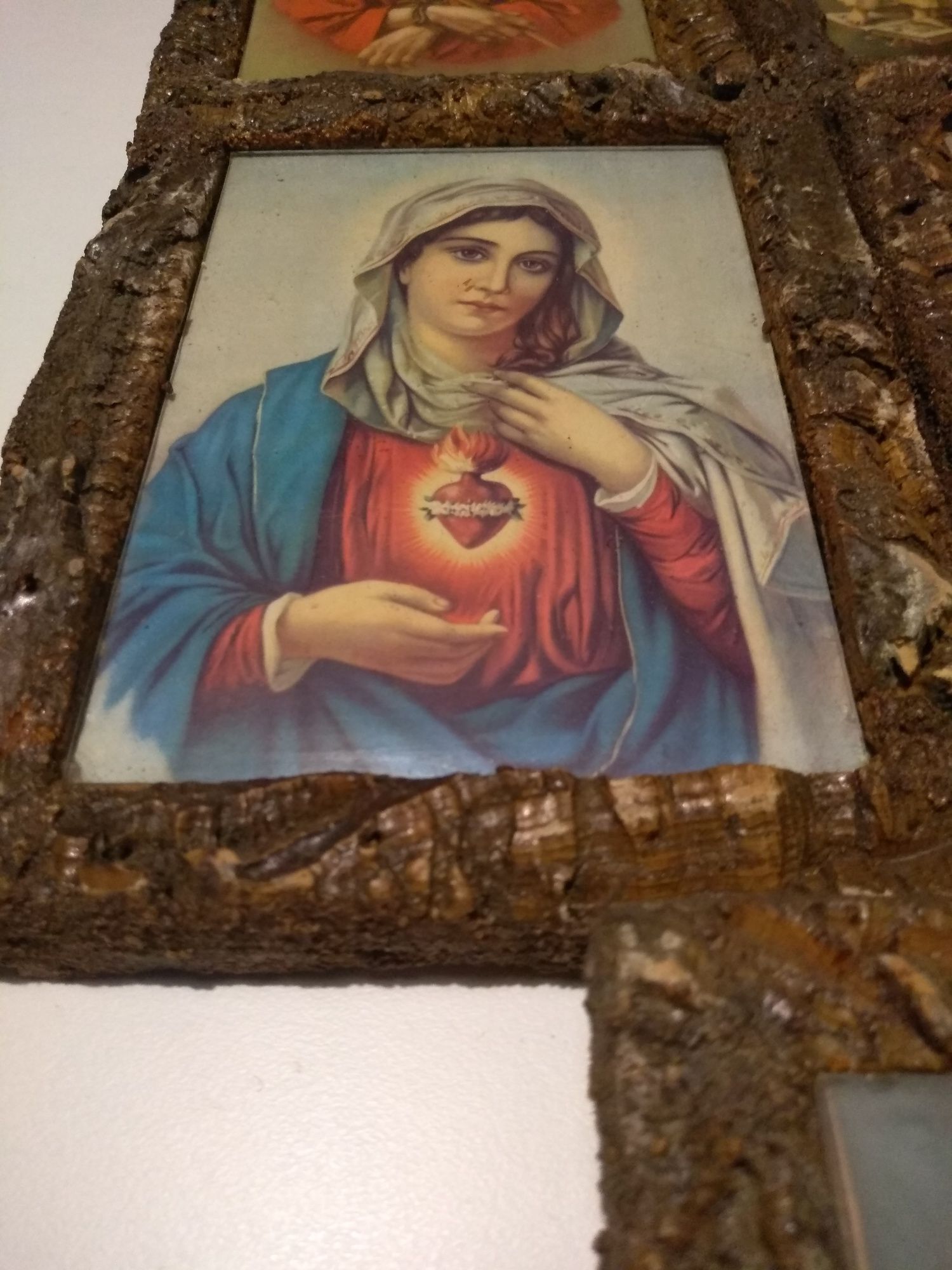 5 Quadros religiososcom moldura em cortiça