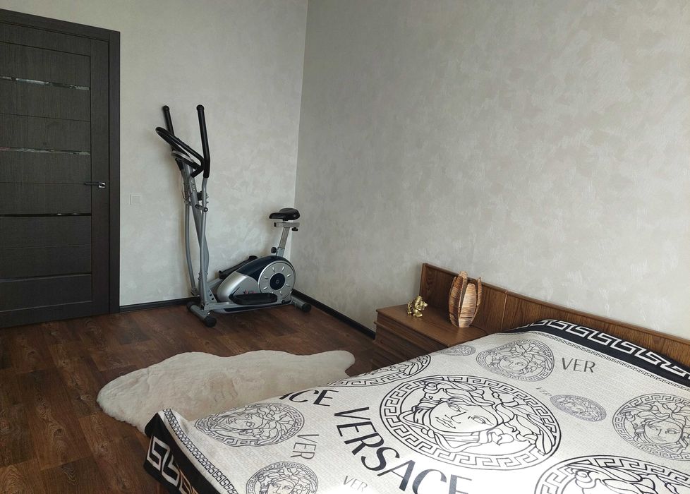 м. Лівобережна, ЖК Каховська, Євродвушка 45м, Власник.