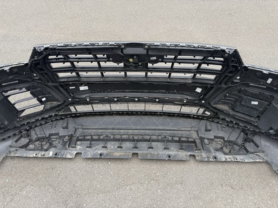 Audi Q5 80a sline бампер з камерою 6 парктроніків
